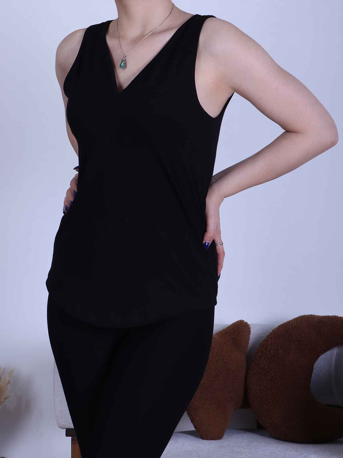 v-neck001